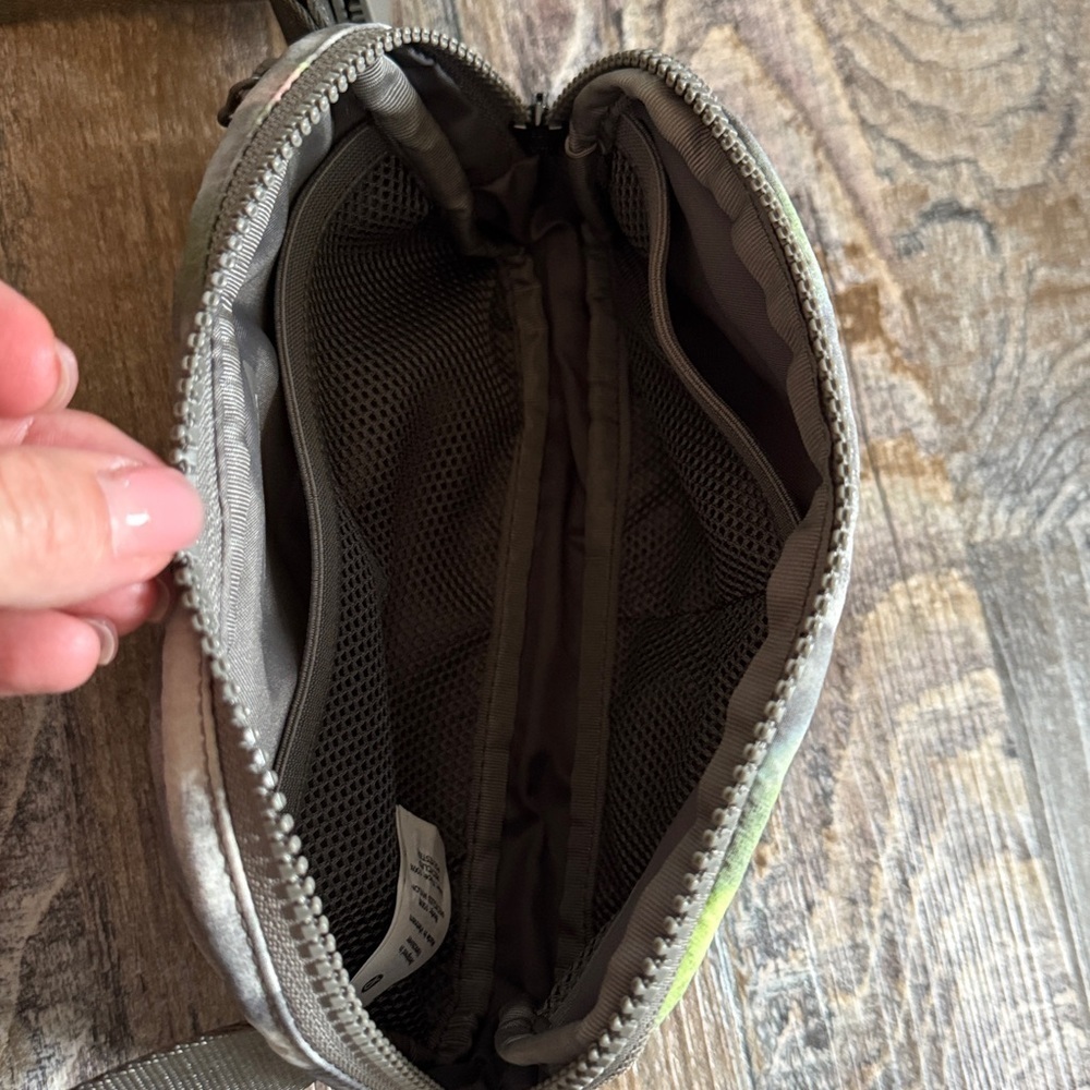 Lululemon | Everywhere Belt Bag 1L - Picture 6 of 7